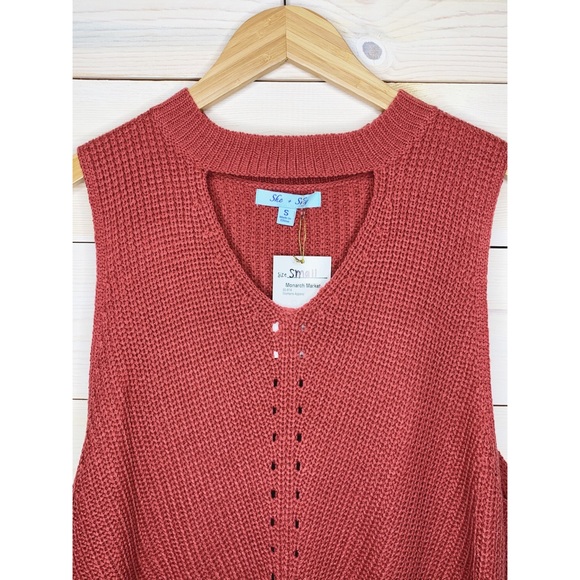 Brick Red Sleeveless Sweater with Keyhole Neckline - Picture 8 of 8